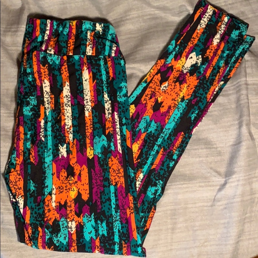 Polychromatic Soft Leggings!